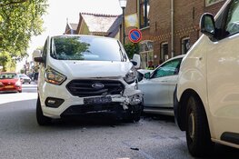 Flinke frontale botsing aan het Noordereinde in 's-Graveland