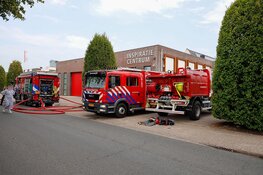 Brandweer gebruikt cobracutter om brand in elektrische auto te blussen