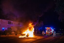 Peperdure Audi uitgebrand op parkeerplaats in Huizen