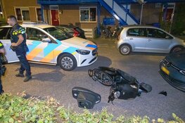 Botsing en aanhoudingen na achtervolging van brommer in Huizen