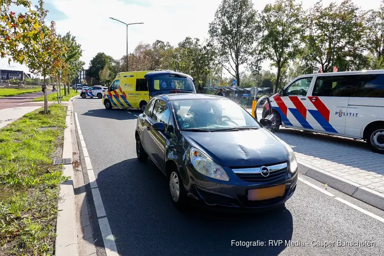 Meisje op fiets gewond na aanrijding met auto in Huizen
