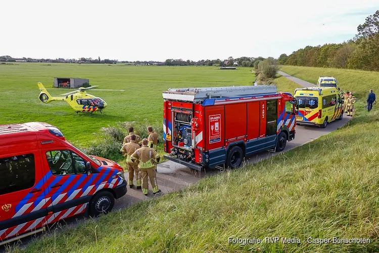 Kitesurfer zwaargewond na surfongeluk in Muiden, traumahelikopter geland