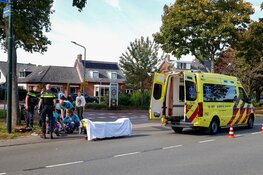 Fietser gewond na botsing met auto in Huizen
