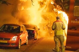 Taxi door brand verwoest op parkeerplaats in Bussum