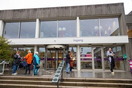 Herrieprotest voor Gaza bij gemeentehuis in Bussum