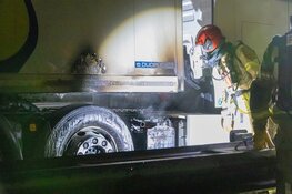 Vrachtwagen vat vlam op A1