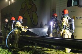 Vrachtwagen vat vlam op A1