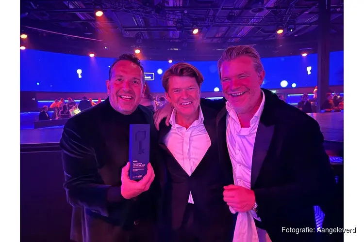 Van Vulpen & Roozenburg Makelaars bekroond met Funda Regio Award tijdens spectaculaire MAVA 2025
