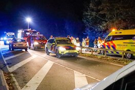 Man valt in het water langs N236 bij Weesp
