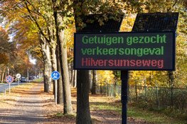 Politie zoekt getuigen na zware aanrijding en plaatst borden langs N525