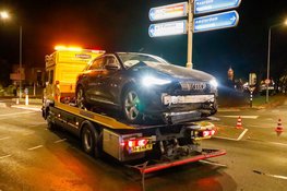 Twee dure bolides botsen in Huizen