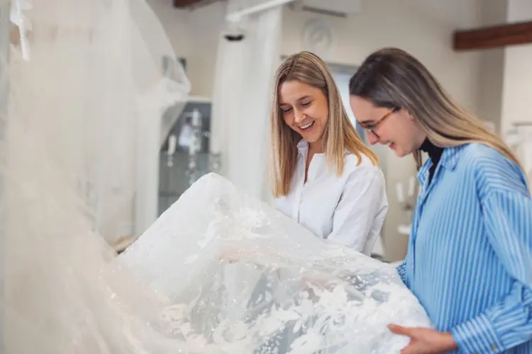 Een trouwjurk uitzoeken vanuit ’t Gooi? Ontdek bruidsmode Eindhoven