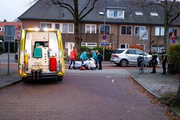 Aanrijding tussen auto en fietser op de Larenseweg in Hilversum