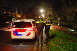Achtervolging eindigt in vlucht door Naarden-Vesting: politie zoekt verdachten
