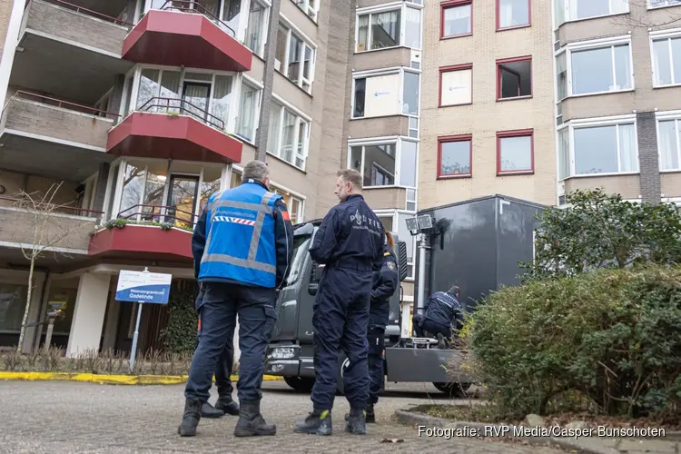 Politie doet onderzoek in bejaardencentrum na brand waarbij twee doden vielen