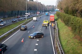 Ongeluk tussen vrachtwagen en auto op de A1 bij Laren