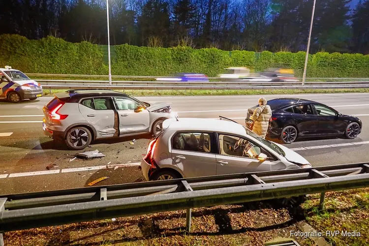 Politie zoekt getuigen van aanrijding A1 bij Blaricum
