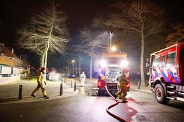 Elektrische deelauto zwaar beschadigd door brand in Hilversum