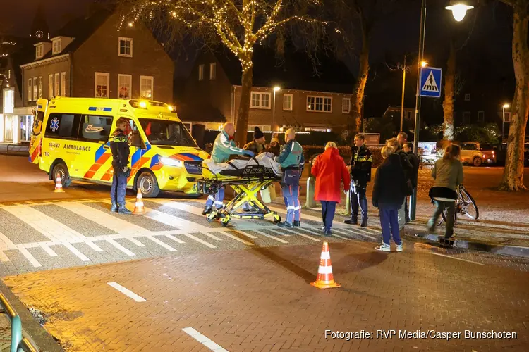 Zwangere vrouw aangereden door auto op zebrapad. Bestuurder doorgereden