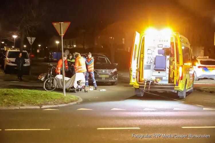 Fietser aangereden door auto
