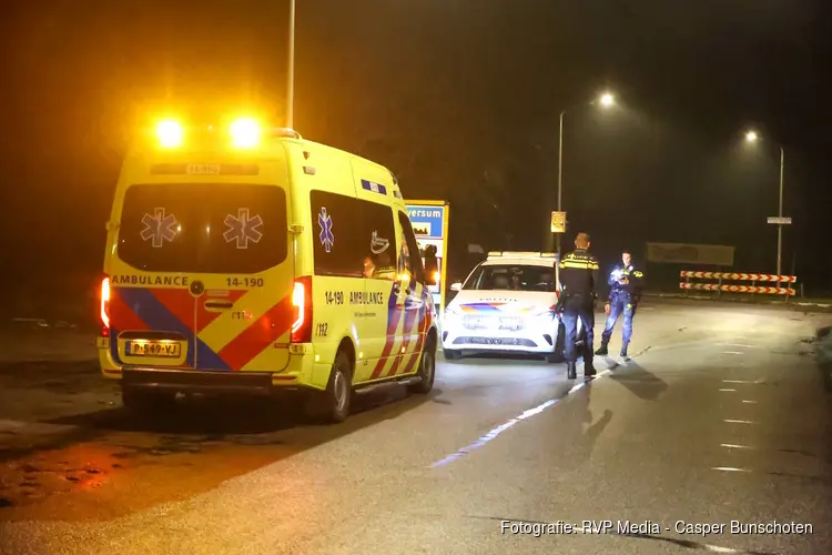 Jongeren gooien attributen, fietser raakt gewond