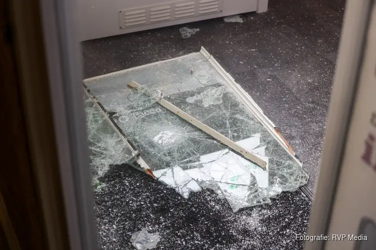 Nachtelijke inbraak bij telefoonwinkel in Bussum