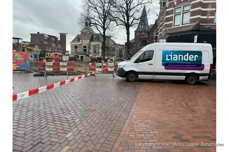 Plein afgesloten na gaslekkage tijdens werkzaamheden in Hilversum