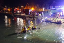 Fiets aangetroffen langs kanaal in 's Graveland, veel hulpdiensten ter plaatse