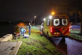 Voetganger aangereden door brommer, bestuurder zwaargewond