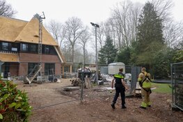 Brand in tijdelijke woning in Huizen