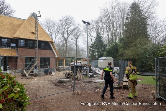 Brand in tijdelijke woning in Huizen