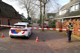 Grote politie-inzet vanwege verwarde man in woning in Huizen