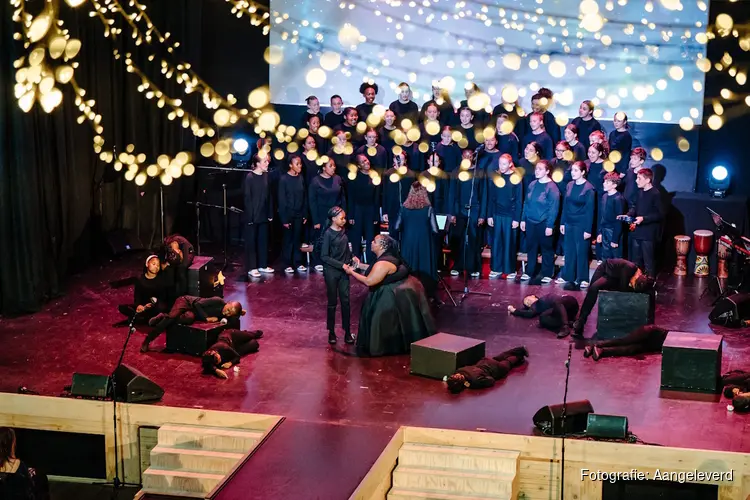 Show 'Unbroken' in Hilversum, Wereldberoemde Tygerberg kinderkoor met Zuid-Afrikaanse kinderen