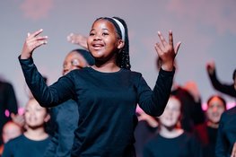 Show 'Unbroken' in Hilversum, Wereldberoemde Tygerberg kinderkoor met Zuid-Afrikaanse kinderen