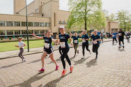 Run op startbewijzen KiKa Hilversum City Run: 10 km uitverkocht, laatste kans voor de feestelijke 5 km