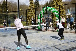 Tennis- en padelvereniging De Kuil in Huizen opent twee nieuwe padelbanen en versterkt samenspel tussen tennis en padel