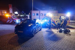 Meisje gewond bij botsing tussen auto en brommer in Huizen