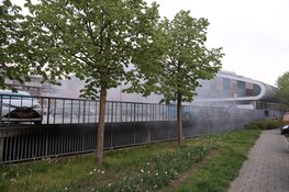 Fikse brand in parkeergarage, opgeschaald naar grote brand