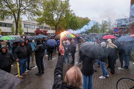 ME aanwezig bij demonstratie tegen AZC in Loosdrecht