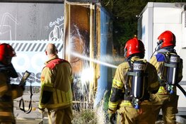 Brand bij snackbar van jachthaven in Naarden