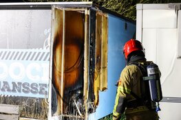Brand bij snackbar van jachthaven in Naarden