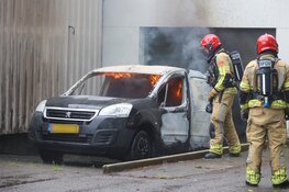 Aggregaat achterin busje in de brand in Blaricum