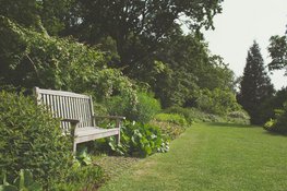 In het Gooi groeit de aandacht voor potgrond als basis voor een verzorgde tuin