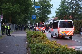 Demonstranten veroorzaken brand bij gemeentehuis / tijdelijk AZC in Loosdrecht