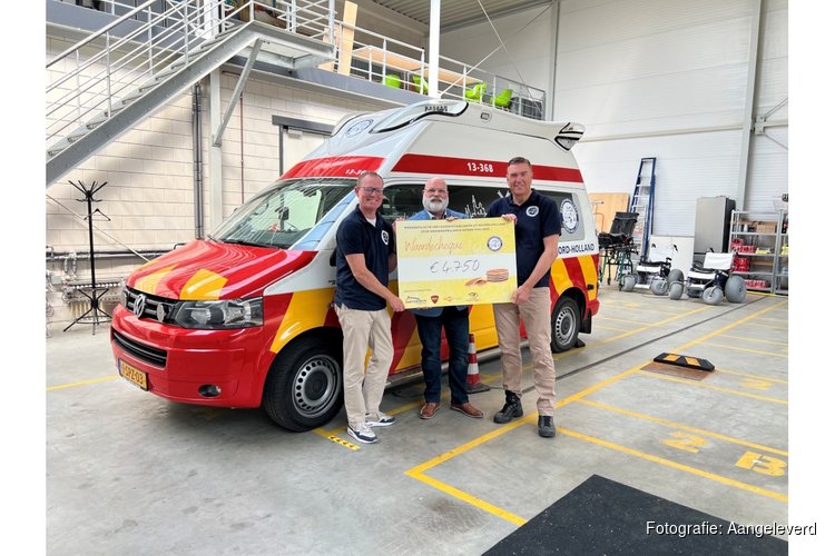 Foodspeciaalzaken in Noord-Holland halen € 4.750 op voor Stichting WensenAmbulance Noord-Holland met stroopwafelactie