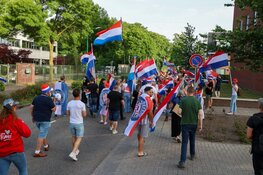 Vlaggendemonstratie vanwege AZC in Loosdrecht