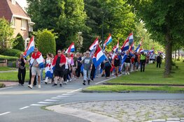 Vlaggendemonstratie vanwege AZC in Loosdrecht
