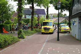 Man op straat gereanimeerd na botsing