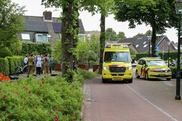 Man op straat gereanimeerd na botsing
