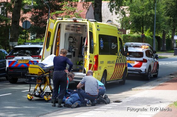 Fietser gewond na aanrijding met auto in Hilversum